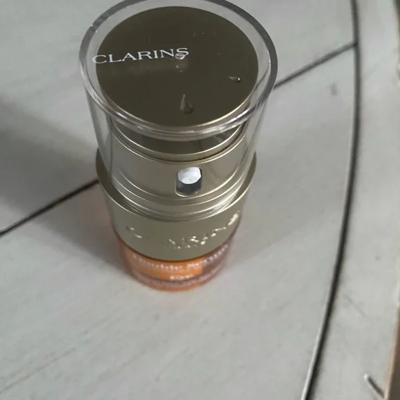 Clarins Double Serum Eye - Gold and Orange - Picture 2 of 4